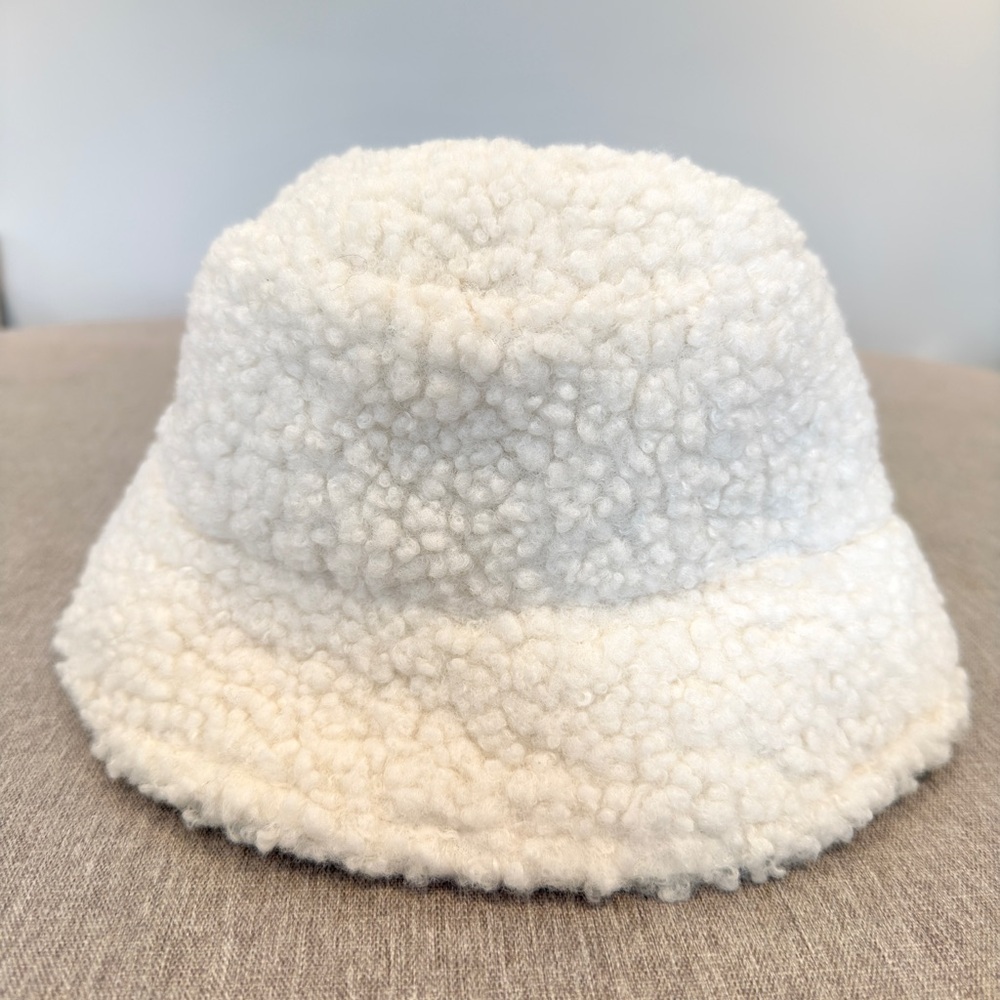 Garage Cozy Cream Bucket Hat